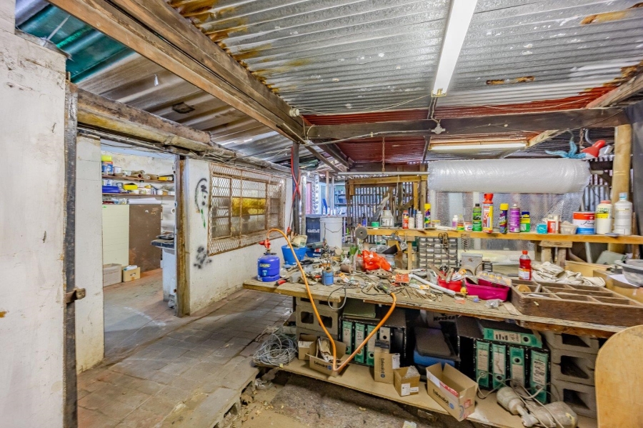 8 Bedroom Property for Sale in Lakeside Western Cape